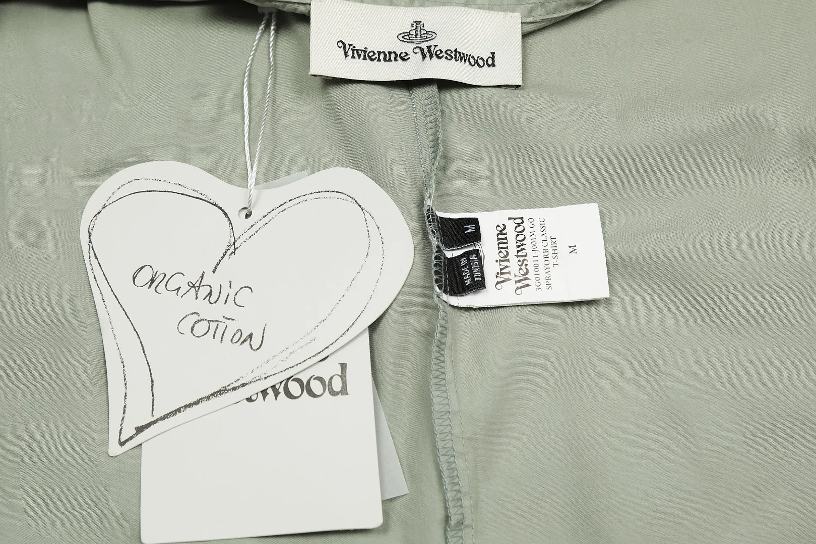 vivienne west wood The Queen Mother of the West Vivienne Heavy-duty patchwork old-style washed embroidered shirt Four seasons style Heavy-duty embroidery patch washing design on the back Very beautiful and unique Sleeve folding design with high workmanship Expanded arc design at the hem Loose and casual, slimming 5 color combinations are very versatile Correct accessories in the whole series Every detail is completely restored Straight to the full color Color: Eucalyptus green Sky blue Taro purple Pink White Size: S M L